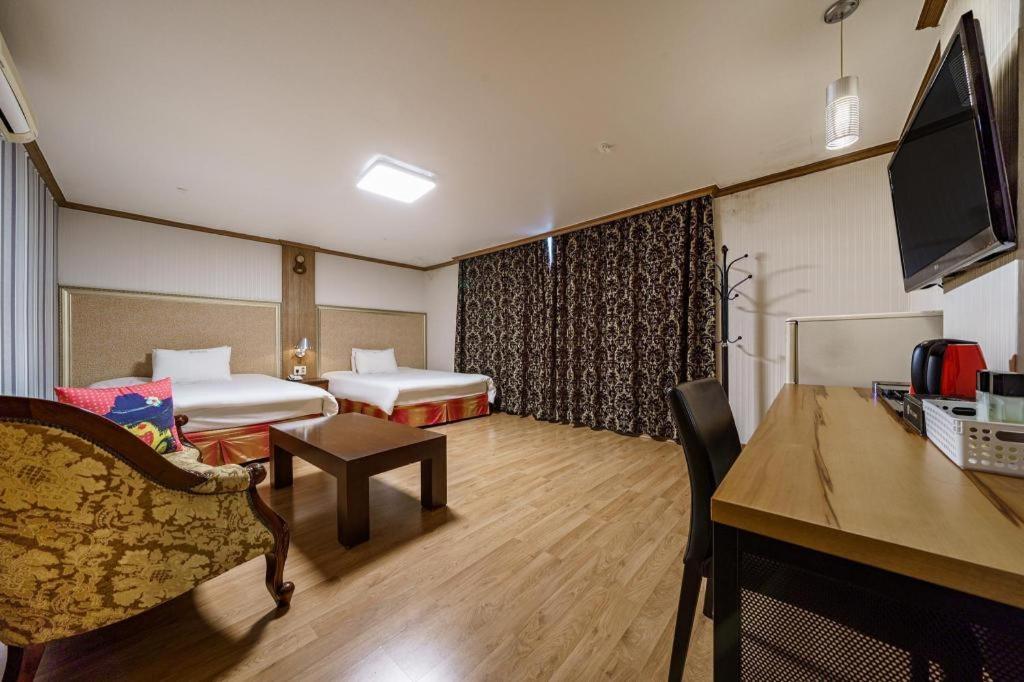 Hotel Olympic Changwon Eksteriør billede