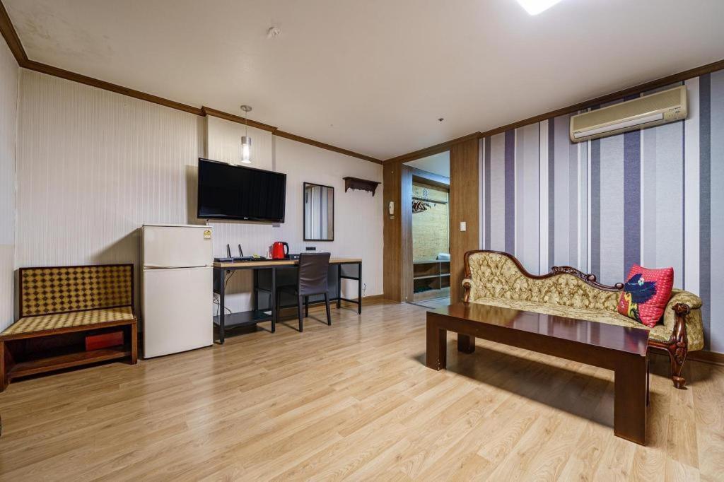 Hotel Olympic Changwon Eksteriør billede