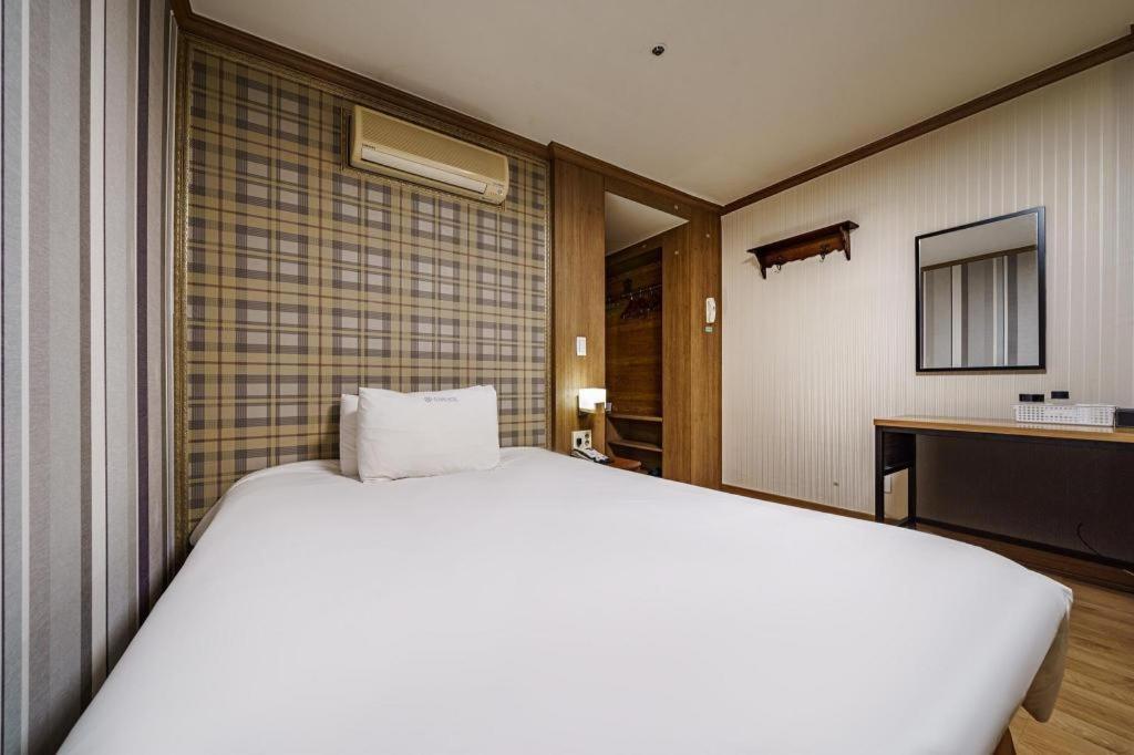 Hotel Olympic Changwon Eksteriør billede