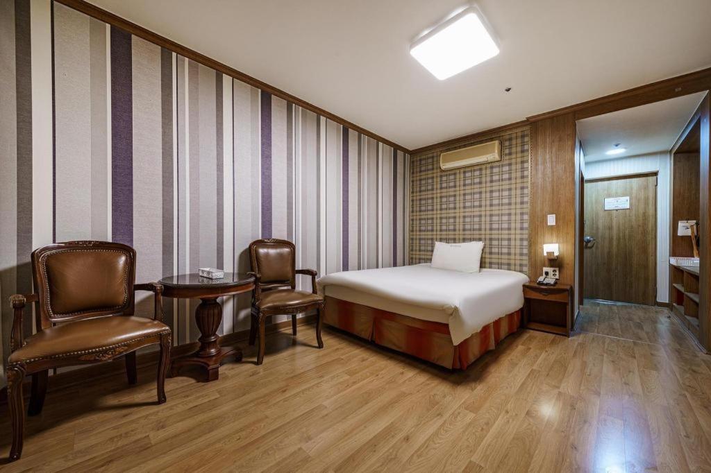 Hotel Olympic Changwon Eksteriør billede