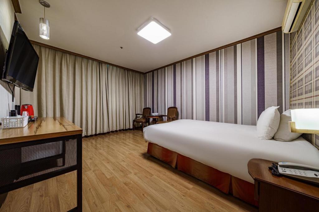 Hotel Olympic Changwon Eksteriør billede