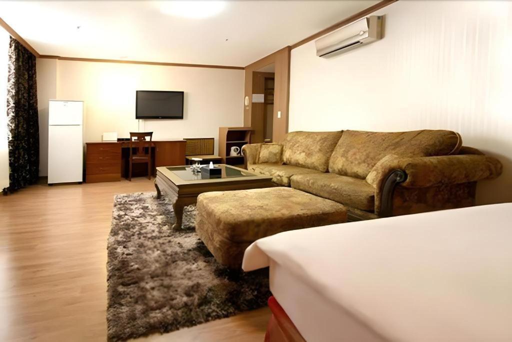Hotel Olympic Changwon Eksteriør billede